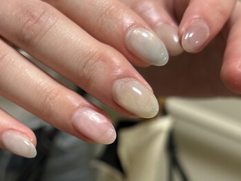 チルダ(tilde)/パステルぷっくりネイル