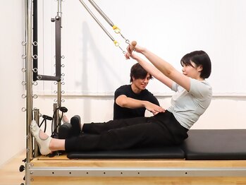 アスフロウ(Us Flow)/姿勢改善にはマシンピラティス