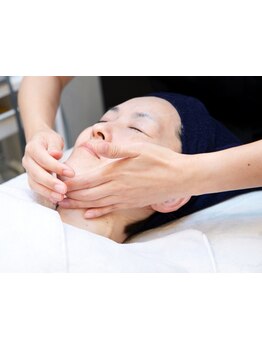 ホウレイ線・たるみ改善！予防ケア