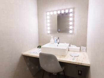 ホワイトニングビューティー 金沢駅前店(WHITENING BEAUTY)/フェイシャルはこちらで