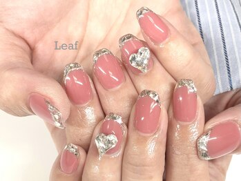 リーフ(Leaf)の写真/どんなシーンでも好印象を叶える指先へ◎豊富なカラー・パーツで自分だけの特別なネイルに♪毎日に彩りを◇