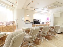 サニーハウス(Sunny House)の雰囲気（映画などを見ながらゆっくり施術を受けいただけます）