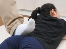 足ふみサロン ケアレスト 東大阪店の雰囲気（体の土台である骨盤周辺もあらゆる方向から踏みほぐします！！）