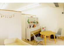 シャンべリール/ロゴがお出迎え♪