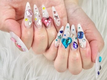 ミエルドビジューネイル(Miel de Bijou NAIL)の写真/長さ出しもお任せ！爪が短い方や形が気になる方にも◎長さ出しで指先を華やかに演出♪