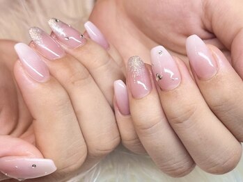 レイシア(Raysia)の写真/長さ・形も思いのまま♪自爪の形にコンプレックスがある方も魅せたくなるような理想の指先に!