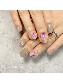 夏のカラフルニュアンスネイル