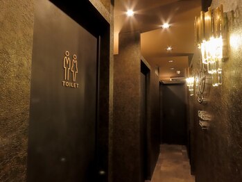 リスブラン 日本橋小伝馬町店/優しい光が照らす廊下