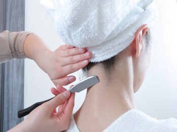 グレイスフルバーバー プラチナム/【施術の流れ】襟シェービング