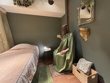サロンリボーンの雰囲気（落ち着いたオアシス空間でよもぎ蒸し♪綺麗な汗かいて夏バテ防止）