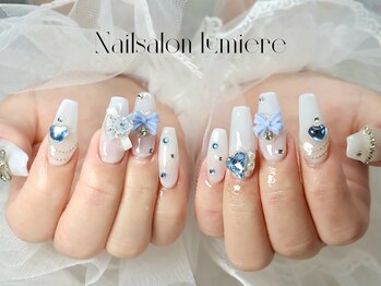 リュミエール(Lumiere)/ミルクブルーネイル