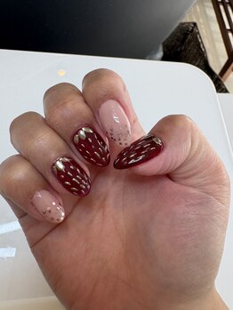 エム ネイル アンド アイ(M NAIL and EYE)/いちごネイル