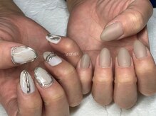 イロ ネイルサロン(iro)/アシメネイル