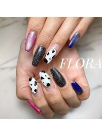 フラッシュ牛柄ネイル☆