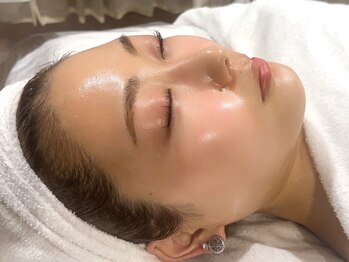カーム(CALM.)の写真/【完全個室/口コミ高評価】IPL光フェイシャルで肌質改善◎透明感溢れる水光美肌に！垢抜けの近道は肌管理♪