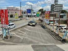 オイデヨ!カミング脱毛ルーム/駐車場
