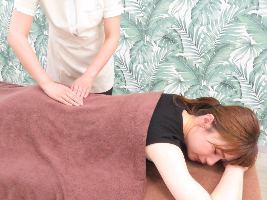 【家事や仕事の合間に】全身もみほぐし　30分　2,970円