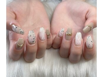 モモ(Momo)/ニュアンスネイル