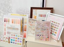 アール ネイルサロンの雰囲気(キラキラパーツ種類豊富にご用意しております♪)