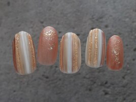 ぷっくりストライプネイル