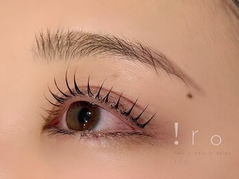 イロ(iro)の写真/経験豊富なスタッフがお目元に合ったデザインをご提案◆目の形・雰囲気に合わせた"今っぽ"デザインに◎