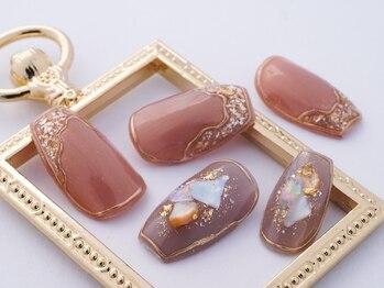 300種から選べるHANDデザイン