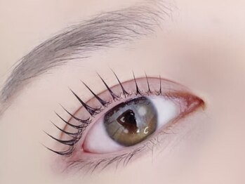 ラッシュアワー(Lash hour)の写真/【まつ毛のダメージにお悩みの方に】まつ毛に優しいトリートメントで自まつ毛を健やかに☆モチの良さにも◎
