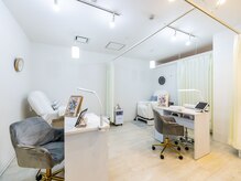 半個室のゆったりとした空間☆ネイルとアイの同時施術も可◎