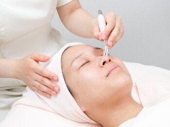 エステティックアウラジパング(Esthetic Aura Zipangu)/詰まった皮脂を吸引！