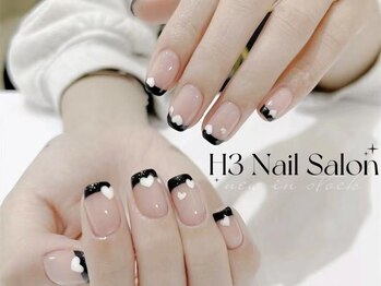 エイチスリー(H3)/最近話題のゴシック風ネイル!