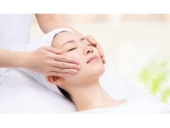 ヤクルトビューティエンスサロン 津福サロン/駐車場も広くて2台完備！