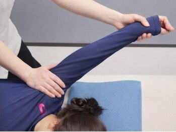 リドス(RIDOS)の写真/【【もみほぐし×ストレッチの最強ケア◎】】RIDOSのほぐストで肩甲骨・骨盤周りを整え毎日をもっと快適に