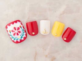 ビビットカラーフットネイル