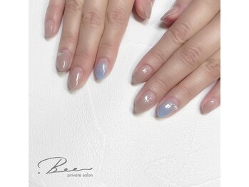 ドットビー(.Bee)/グラデーションネイル
