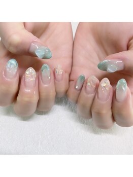 リコリサイア(ricco risaia)/水色系のニュアンスネイル