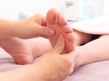 リンパ＆ダイエットyuaraの雰囲気（立ち仕事やむくみでパンパンの足に。足裏からじんわり癒しを♪）
