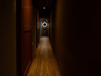 ワイルームSpa 横浜鶴見店/個室サウナへ