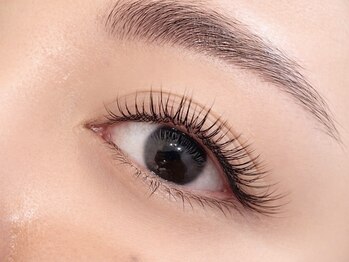 エヌドット ネイル アンド アイ(N.Nail&Eye)の写真/【驚きの軽さと持続性◎】超軽量×高密着エクステで自まつげの負担をカット&つけたての美しさが続く♪