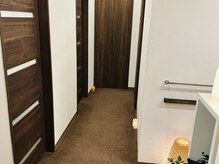 癒しサロン 和み/仕切りもドアや壁でしっかりと！