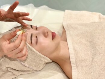 ソウナ(SONA)の写真/本気の肌ケア!あなたのお悩みに合わせた施術で,顔の印象を変えていきます♪むくみケア/たるみケア/毛穴洗浄