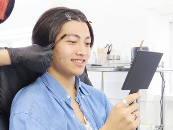 セメ(S'AiMER.)の写真/耳つぼジュエリーとアイ施術の同時施術可能◎お友達同士、メンズ施術もあるからカップルでのご利用大歓迎♪