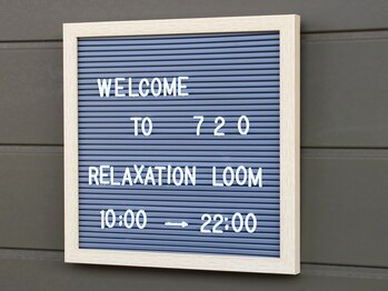 720(ナナニイゼロ)/目印の看板☆3階302号室