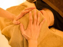 カイナルカイロプラクティックの雰囲気（頭～足の全身を調整し自律神経を調える◎美姿勢と楽姿勢を提供♪）
