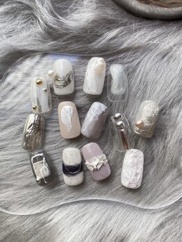 ハナスタジオ(hana._ studio)の写真/カラー・パーツは毎月新しいアイテムを入荷☆季節感やトレンドを感じるアートはお任せ!素敵な指先へ♪