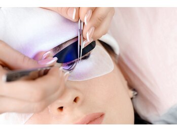 ディレット 2号店(DIRETTO)の写真/似合わせでライフスタイルを彩る！LEDで目元の悩みに寄り添い補修ケアを◎