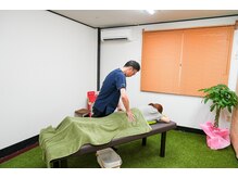 ぬくもり整体院の雰囲気(半個室で周りの目を気にせずゆったりと過ごせます。)