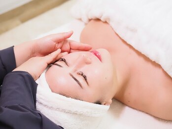 シアワセ(shiAwase)の写真/【1人貸切SALON】徹底的に加齢悩みを改善★手技は神業一気に叶える小顔!!食いしばり,たるみホウレイ線ケア