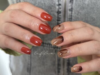 ネイルサロン ティフィン(tiffin)の写真/《オフ&ケア込》派手なデザインができない方にピッタリ*シンプルでも様々なシーンで映える指先へ♪