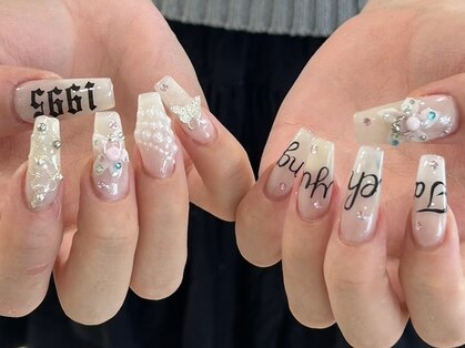 Elle nail salon 神戸三宮【長さだし/フィルイン/マグネット/持ち込み】の写真