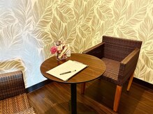 サロン ド ヴィーナス 行田店/店内は落ち着いたバリ風